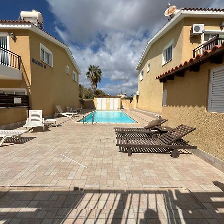 Apartment In Residential Complex With Pool Klorakas エクステリア 写真